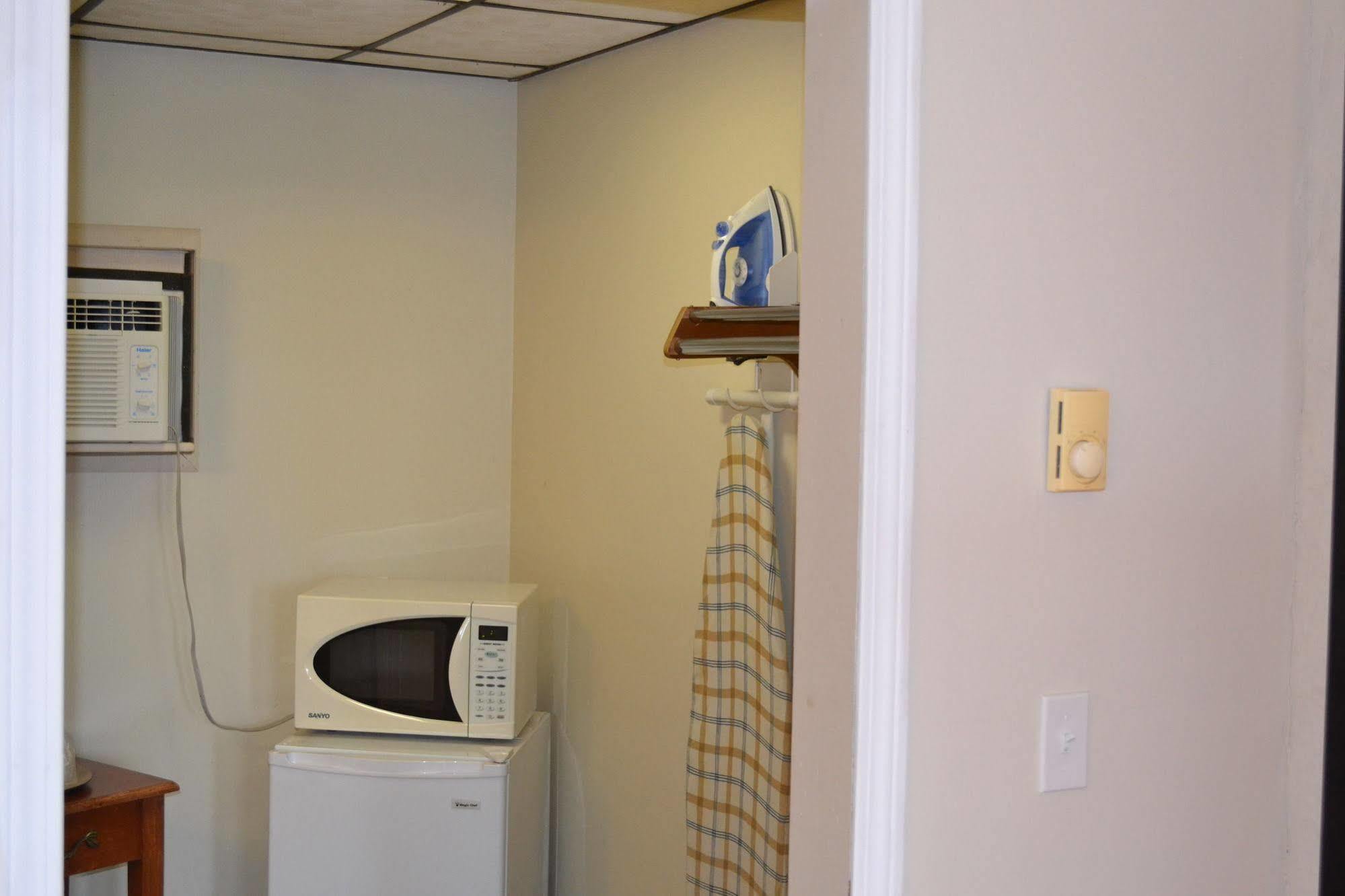 Henniker Motel מראה חיצוני תמונה